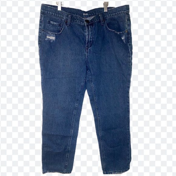 distressed boyfriend jeans - Picture 1 of 2